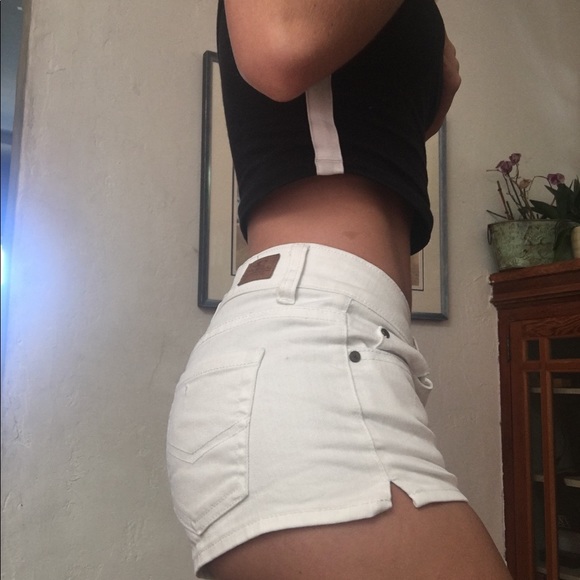 O’Neil white womens shorts! - Picture 4 of 8